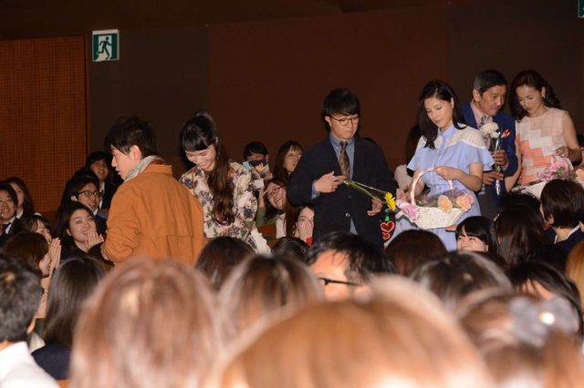 佐藤健＆濱田岳“ツン”女子「嫌いじゃない」映画『世界から猫が消えたなら』完成披露舞台あいさつフォトギャラリー（3枚目）