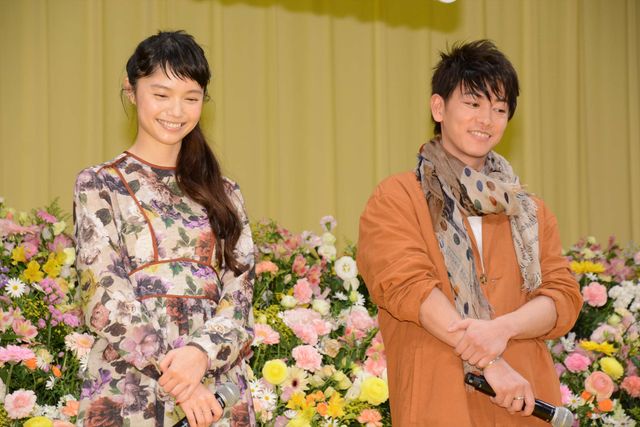 佐藤健＆濱田岳“ツン”女子「嫌いじゃない」映画『世界から猫が消えたなら』完成披露舞台あいさつフォトギャラリー（17枚目）