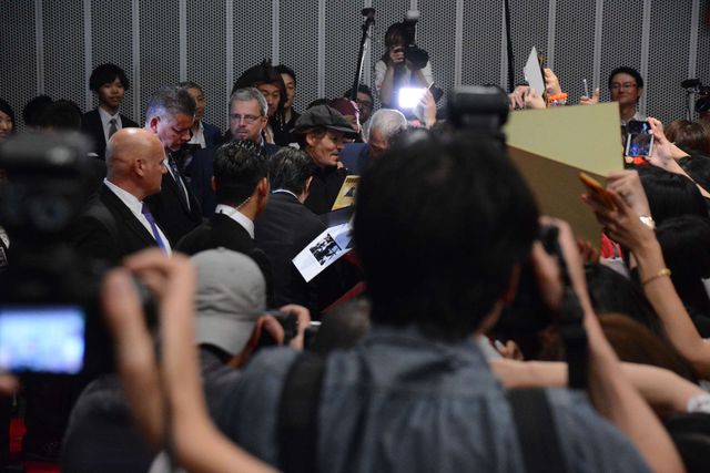 ジョニー・デップに押し寄せる人、人、人！『パイレーツ・オブ・カリビアン／最後の海賊』夏祭りプレミア！（7枚目）