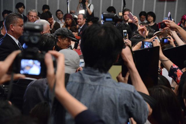 ジョニー・デップに押し寄せる人、人、人！『パイレーツ・オブ・カリビアン／最後の海賊』夏祭りプレミア！（8枚目）