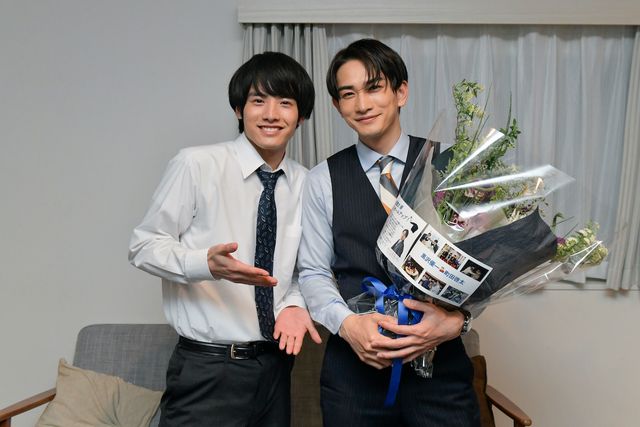 赤楚衛二の晴れやかな表情！映画『チェリまほ THE MOVIE ～30歳まで童貞だと魔法使いになれるらしい～』クランクアップ写真（4枚目）