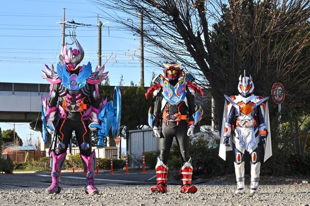 仮面ライダーガッチャード＆マジェード＆ヴァルバラドが並ぶ！第21話場面カット：フォトギャラリー