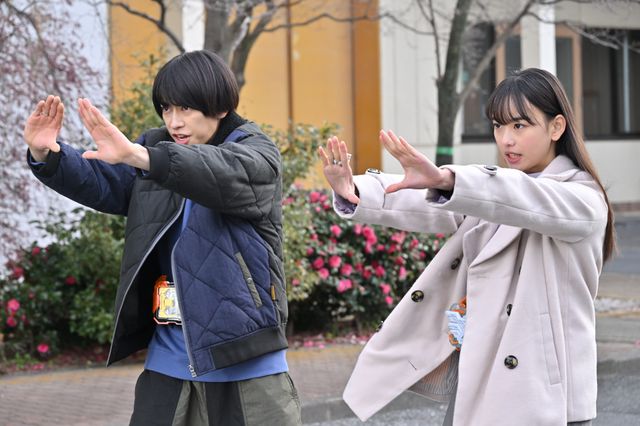 仮面ライダーガッチャード＆マジェード＆ヴァルバラドが並ぶ！第21話場面カット（5枚目）