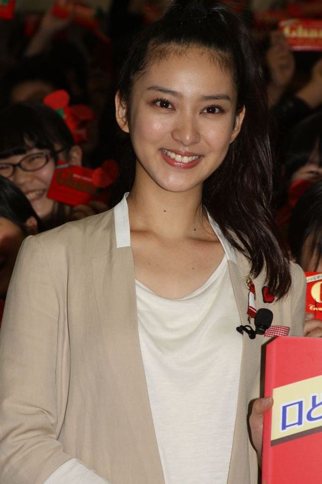 ちょっぴり恥ずかしそう？熱血指導中！武井咲“先生”フォトギャラリー（9枚目）