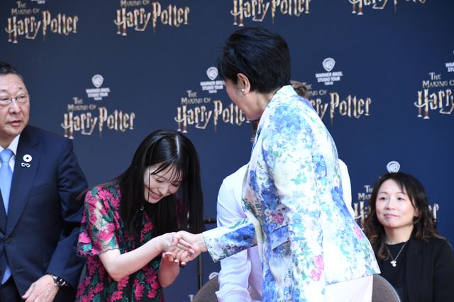 としまえん跡地の『ハリポタ』施設、ついにオープン！トム・フェルトン＆浜辺美波＆小野賢章がテープカット（5枚目）