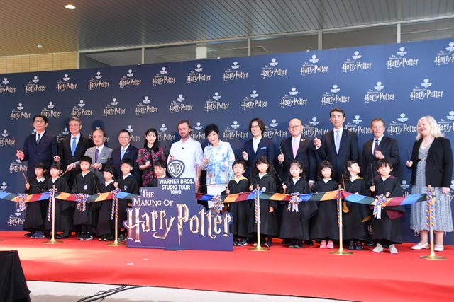としまえん跡地の『ハリポタ』施設、ついにオープン！トム・フェルトン＆浜辺美波＆小野賢章がテープカット（13枚目）
