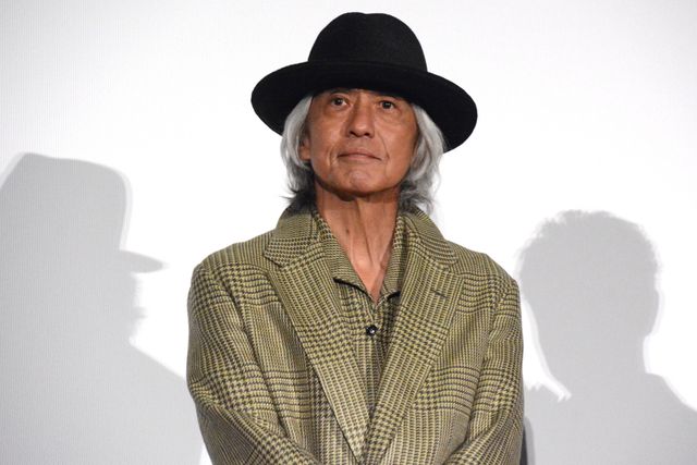 綾瀬はるか、黒ドレスで登場！菅田将暉、妻夫木聡らと『人はなぜラブレターを書くのか』初日舞台挨拶（6枚目）