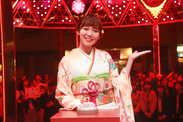 飯豊まりえ、和服姿が可愛すぎ！「東京ドームシティ ウィンターイルミネーション～江戸の粋・日本の華～」（2枚目）
