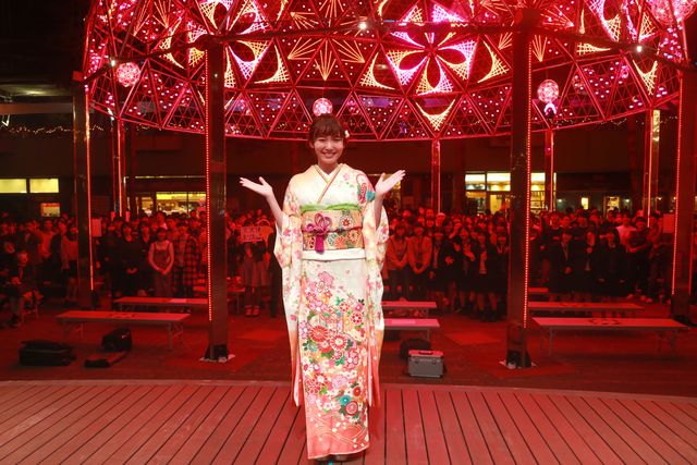 飯豊まりえ、和服姿が可愛すぎ！「東京ドームシティ ウィンターイルミネーション～江戸の粋・日本の華～」（9枚目）