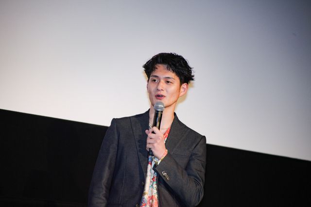 ゆりやん監督へ、欠席の南沙良からサプライズレターも！映画『禍禍女』初日舞台あいさつ（7枚目）