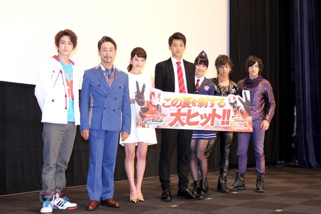 『劇場版　仮面ライダードライブ　サプライズ・フューチャー』初日舞台あいさつフォトギャラリー：フォトギャラリー