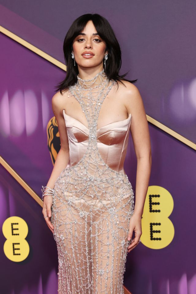 第78回英国アカデミー賞（BAFTA）授賞式でのカミラ・カベロ：フォトギャラリー