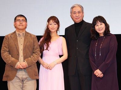 （左から）小村敏明監督、yu-yu、大友龍三郎、島本須美