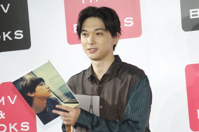 吉沢亮、俳優生活10周年！笑顔がまぶしい！（6枚目）