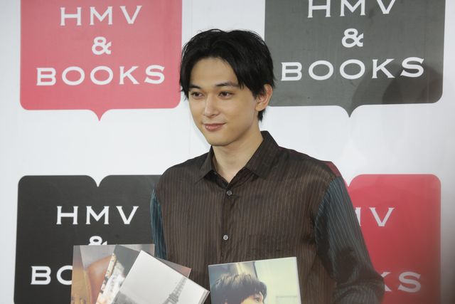 吉沢亮、俳優生活10周年！笑顔がまぶしい！（7枚目）