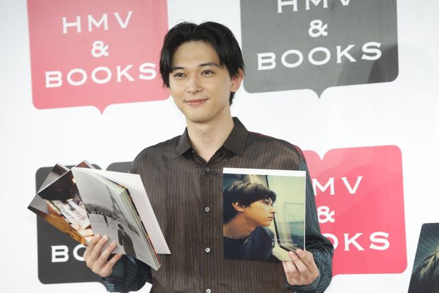 吉沢亮、俳優生活10周年！笑顔がまぶしい！（9枚目）