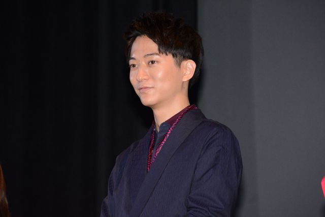 急きょ行われた卒業式で卒業証書を手にする山本舞香　ウエダアツシ監督「この映画は山本舞香の映画です」フォトギャラリー（5枚目）