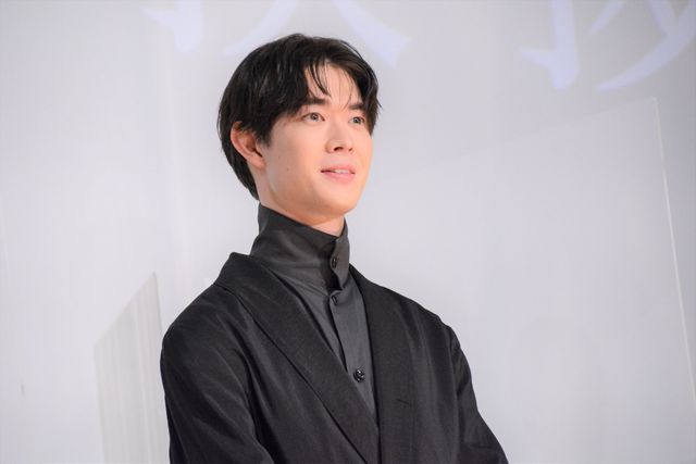 鈴木亮平＆宮沢氷魚が恋人役　映画『エゴイスト』公開記念舞台あいさつ（2枚目）