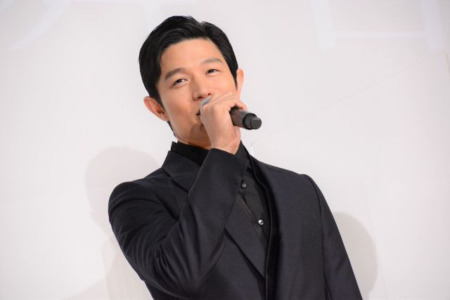 鈴木亮平＆宮沢氷魚が恋人役　映画『エゴイスト』公開記念舞台あいさつ（6枚目）
