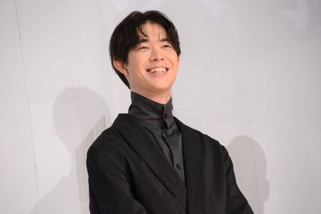 鈴木亮平＆宮沢氷魚が恋人役　映画『エゴイスト』公開記念舞台あいさつ（11枚目）
