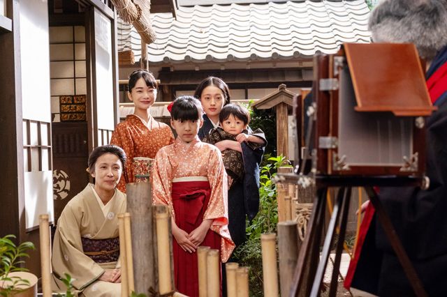 【画像11枚】朝ドラ「風、薫る」美津（水野美紀）がりん（見上愛）をねぎらって…第112回場面写真（3枚目）
