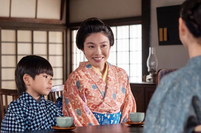 【画像11枚】朝ドラ「風、薫る」美津（水野美紀）がりん（見上愛）をねぎらって…第112回場面写真（5枚目）