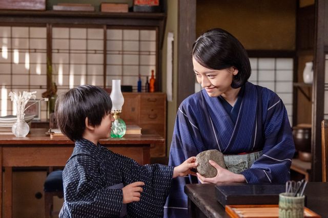 【画像11枚】朝ドラ「風、薫る」美津（水野美紀）がりん（見上愛）をねぎらって…第112回場面写真（6枚目）