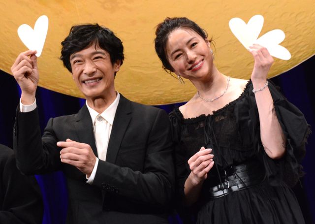 堺雅人、ハートポーズにアタフタ…井川遥、中村ゆり、吉瀬美智子らと『平場の月』完成披露（6枚目）