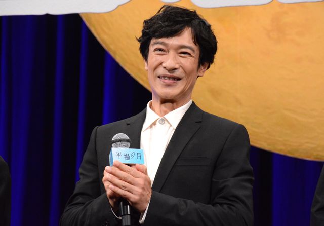 堺雅人、ハートポーズにアタフタ…井川遥、中村ゆり、吉瀬美智子らと『平場の月』完成披露（8枚目）