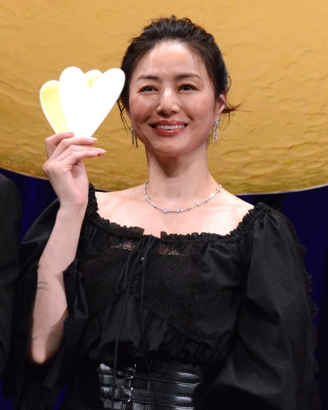 堺雅人、ハートポーズにアタフタ…井川遥、中村ゆり、吉瀬美智子らと『平場の月』完成披露（33枚目）