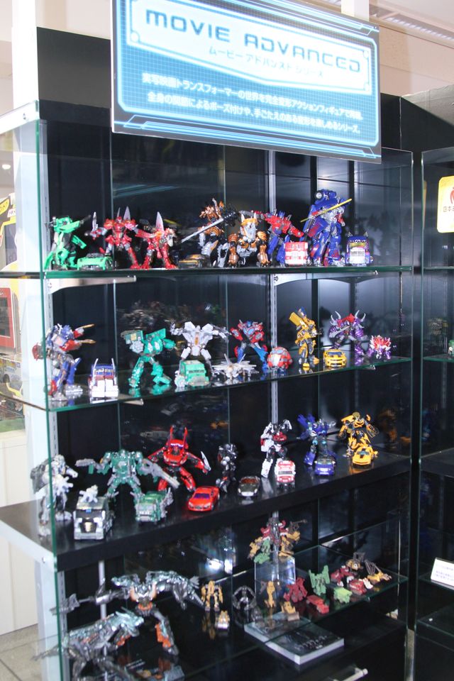 『トランスフォーマー』来日キャストがタカラトミー本社に潜入！フォトギャラリー（2枚目）