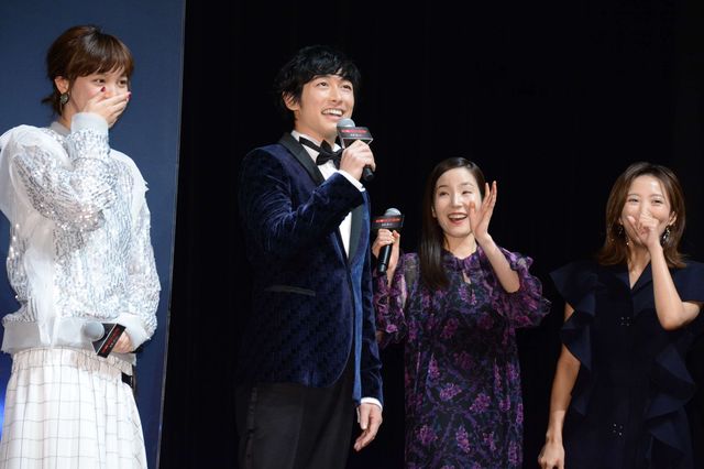 なんだか幻想的！ホログラムアルと本田翼がこっつん　映画『鋼の錬金術師』ジャパンプレミア（14枚目）