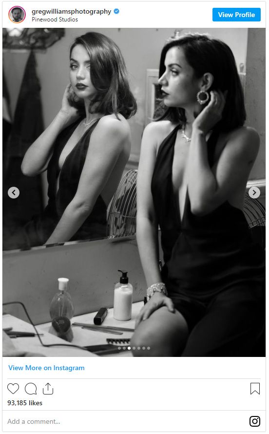 『007／ノー・タイム・トゥ・ダイ』アナ・デ・アルマスのメイキング写真（3枚目）