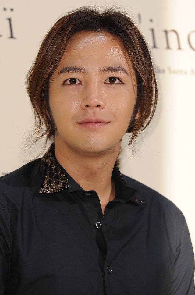 チャン・グンソクほか韓流スターたちのかばんに合わせたコーディネートは必見！フォトギャラリー：フォトギャラリー