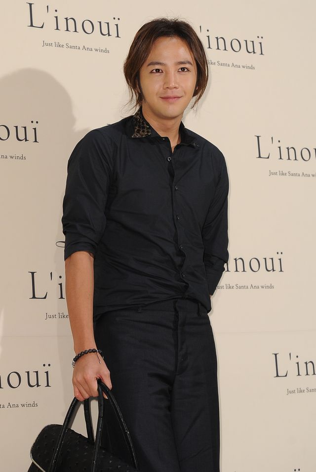 チャン・グンソクほか韓流スターたちのかばんに合わせたコーディネートは必見！フォトギャラリー（2枚目）