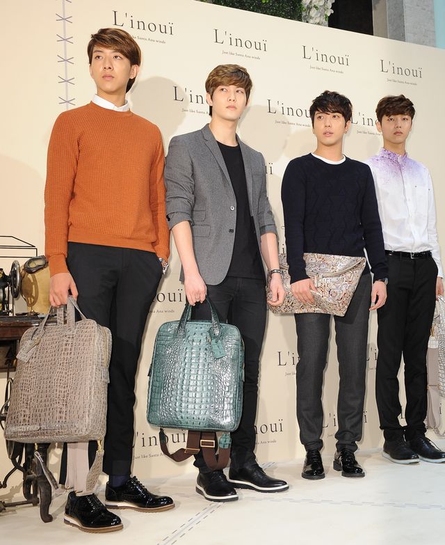 チャン・グンソクほか韓流スターたちのかばんに合わせたコーディネートは必見！フォトギャラリー（4枚目）