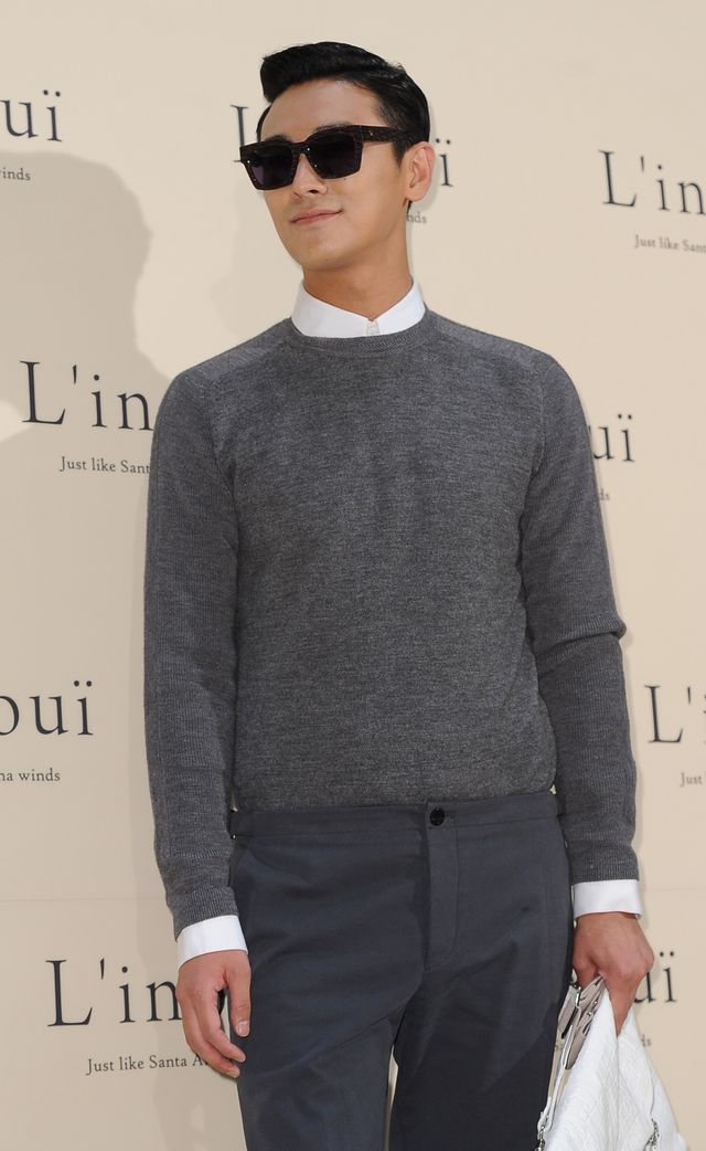 チャン・グンソクほか韓流スターたちのかばんに合わせたコーディネートは必見！フォトギャラリー（5枚目）