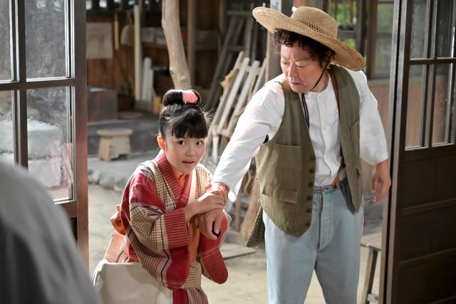 釜次（吉田鋼太郎）が負傷して…朝ドラ「あんぱん」第7回（5枚目）