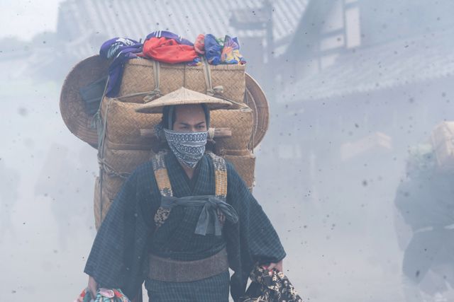 浅間山噴火で鶴屋（風間俊介）が爆走！「べらぼう」第25回場面写真：フォトギャラリー
