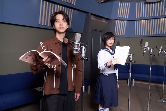 『迷宮のしおり』アフレコ中のtimelesz寺西拓人：フォトギャラリー