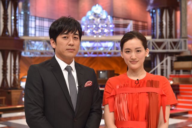 TBSテレビ60周年特別番組「ものづくり日本の奇跡」に出演の安住紳一郎（左）と綾瀬はるか（右）
