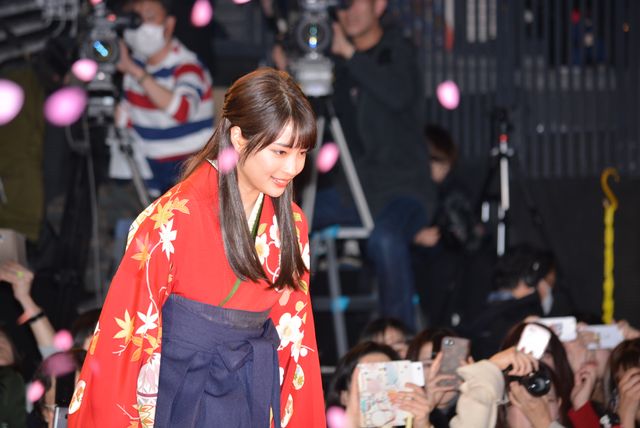 広瀬すず劇中の和装で登場『ちはやふる　－結び－』完成披露試写会舞台あいさつ（3枚目）