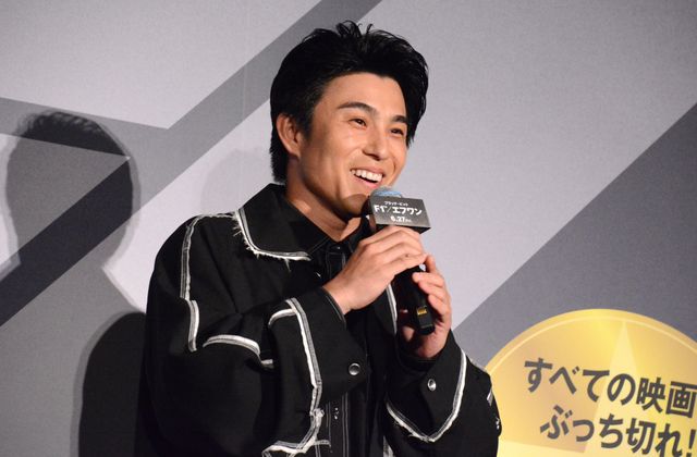 ブラッド・ピット、神対応！女性ファンにハグの大サービス『F1(R)／エフワン』公開直前舞台あいさつ（3枚目）