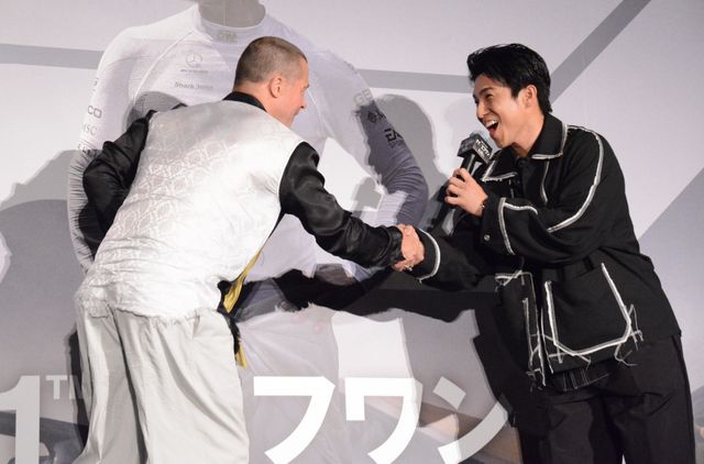 ブラッド・ピット、神対応！女性ファンにハグの大サービス『F1(R)／エフワン』公開直前舞台あいさつ（5枚目）