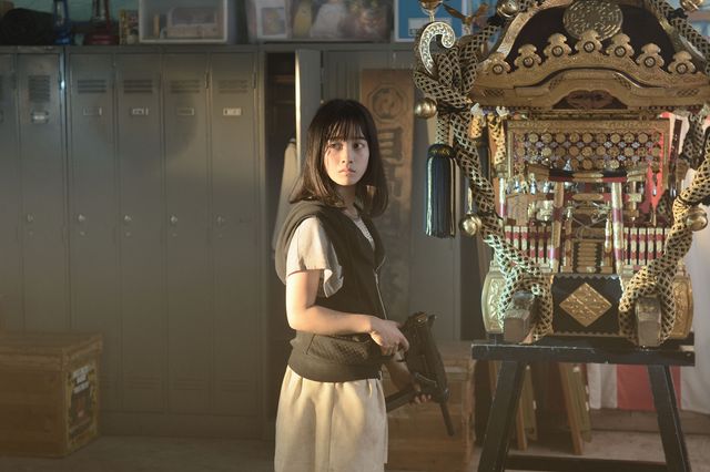 橋本環奈、涙のクランクアップ！『セーラー服と機関銃　－卒業－』撮影現場フォトギャラリー（3枚目）