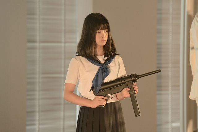 橋本環奈、涙のクランクアップ！『セーラー服と機関銃　－卒業－』撮影現場フォトギャラリー（6枚目）