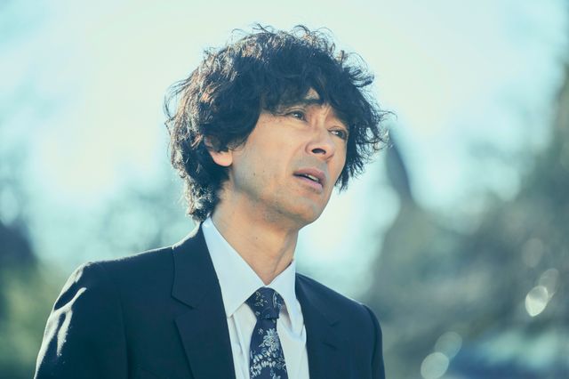 激シブッ！滝藤賢一『さんかく窓の外側は夜』での刑事姿（3枚目）