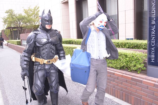 “千葉ットマン”、ハロウィンにゴミ拾い！街行く人たちも大興奮…フォトギャラリー（10枚目）