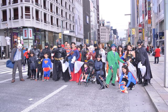 “千葉ットマン”、ハロウィンにゴミ拾い！街行く人たちも大興奮…フォトギャラリー（12枚目）