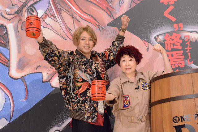 山田裕貴＆霜降り明星、田中真弓のサプライズ登壇に感動！映画『ONE PIECE FILM RED』公開記念舞台あいさつ～クラゲ海賊団の宴～（21枚目）